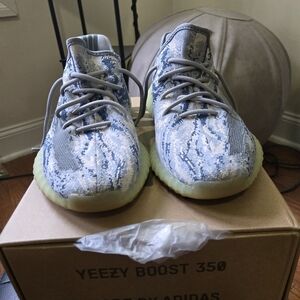 YEEZY Boost 350
